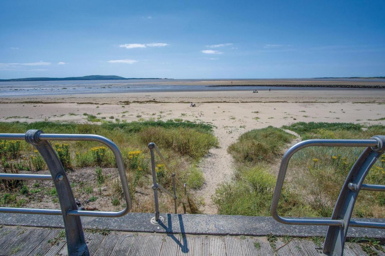 View - 2 Bedroom - *
