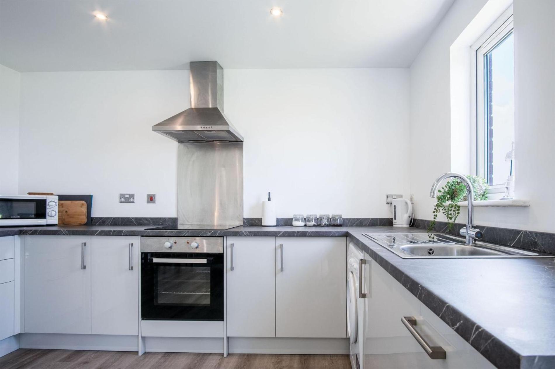 View - 2 Bedroom - * Llanelli