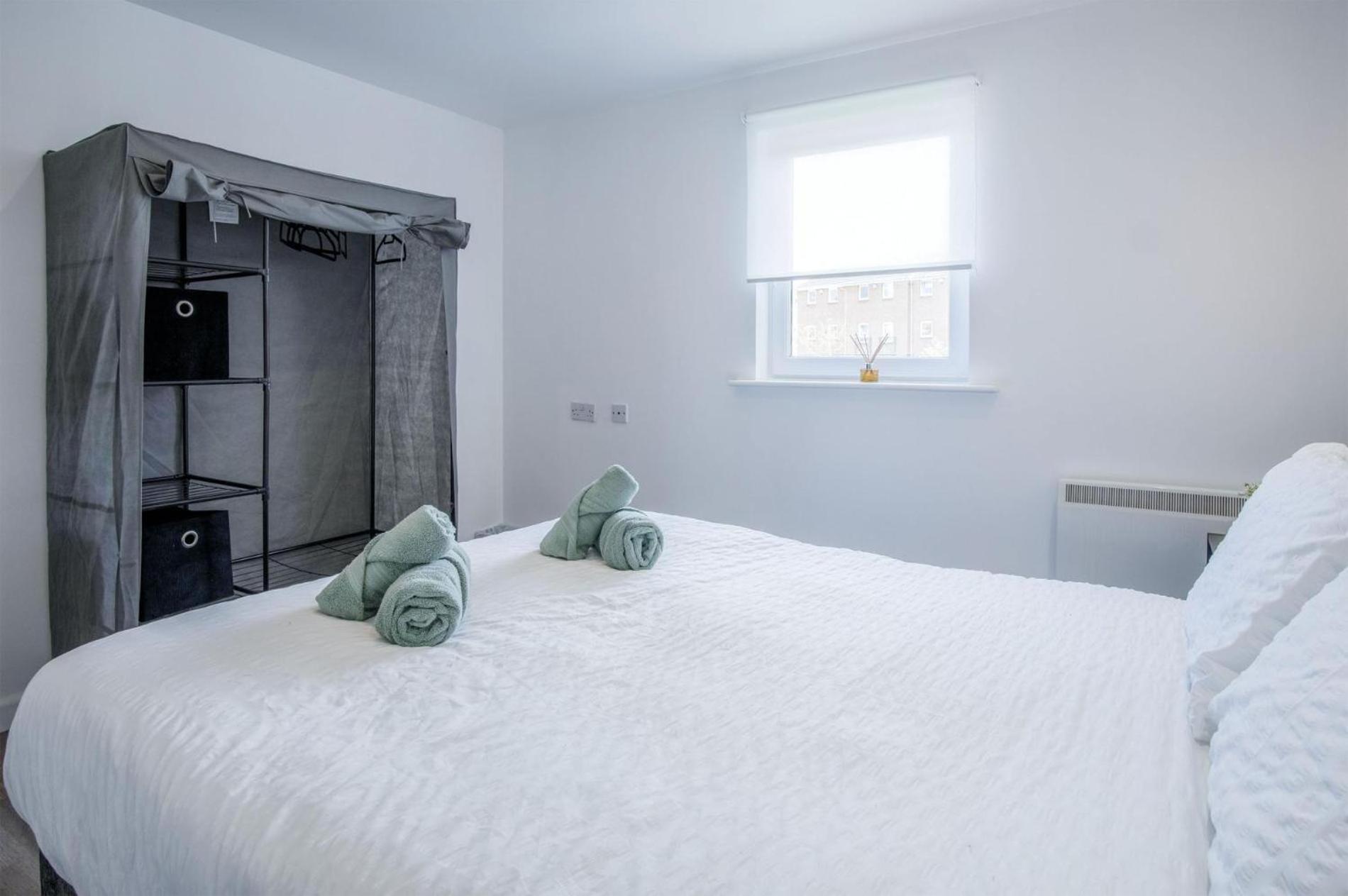 View - 2 Bedroom - Apartment Llanelli