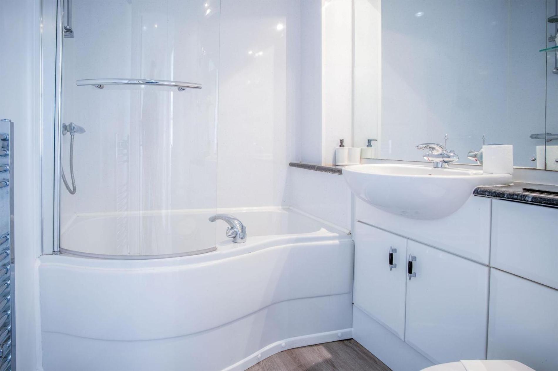 View - 2 Bedroom - * Llanelli