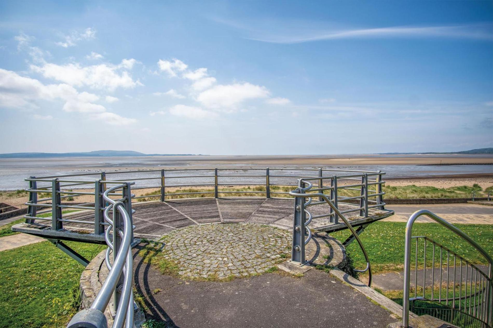 View - 2 Bedroom - Apartment Llanelli